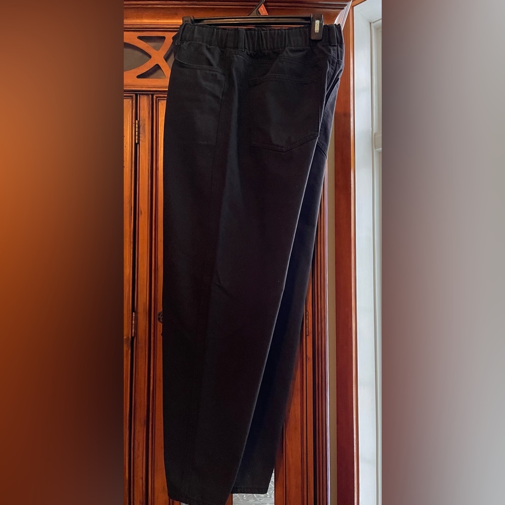 H&M Black Women Jeans NWOT SIZE 8